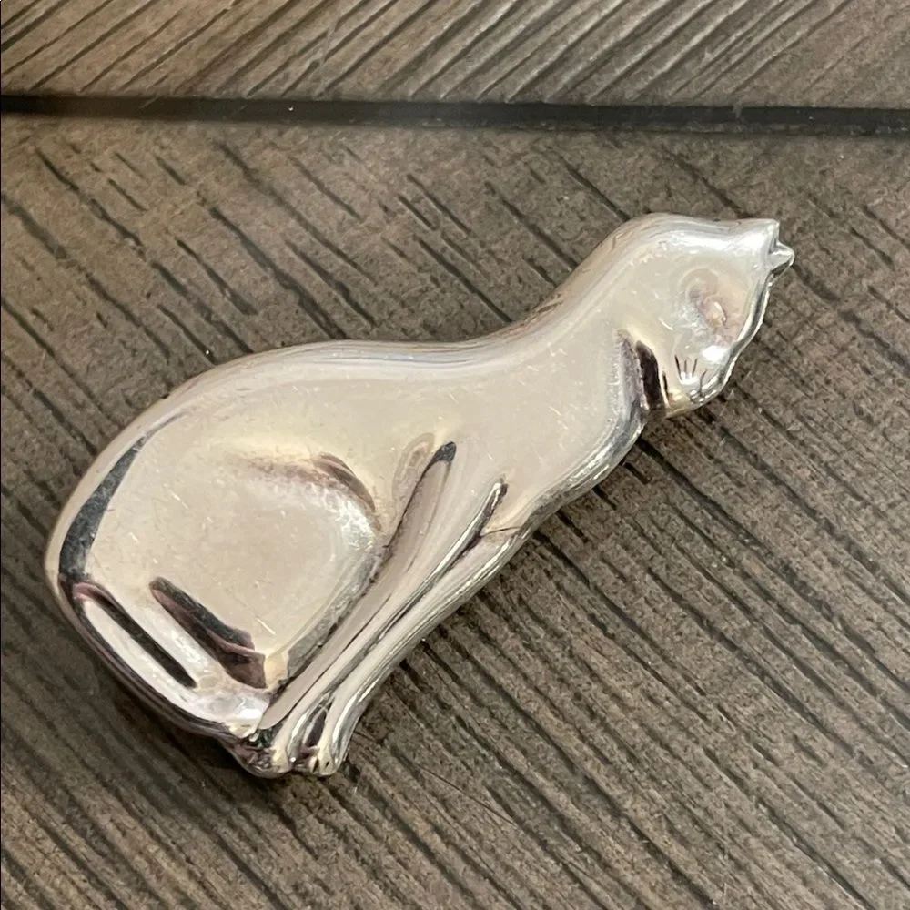 Vintage Sterling Silver Cat Figurine Brooch Sitting Pretty Kitty Cat